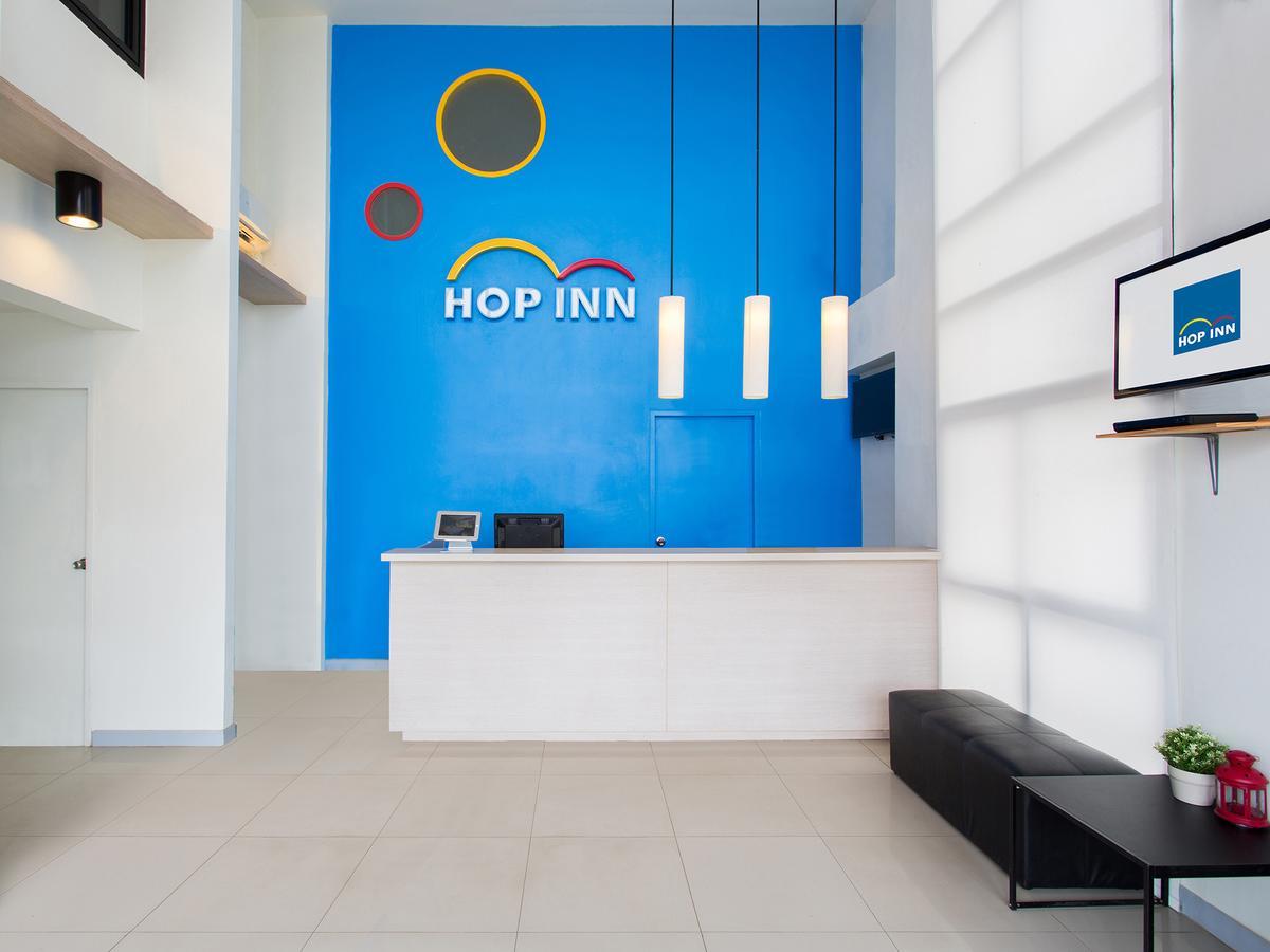 Hop Inn Накхон Сауан Екстериор снимка